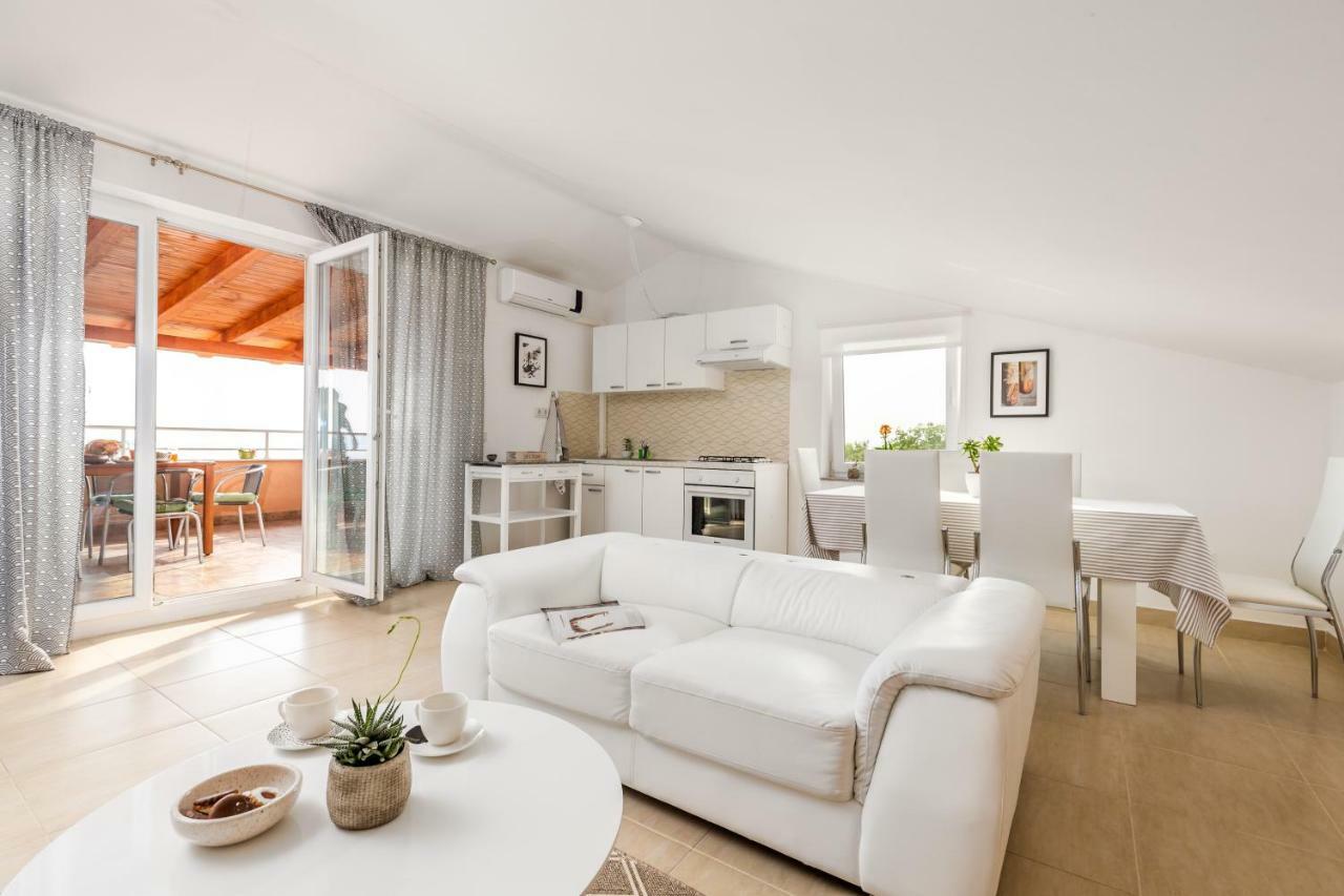 Julija Appartement Dramalj Buitenkant foto